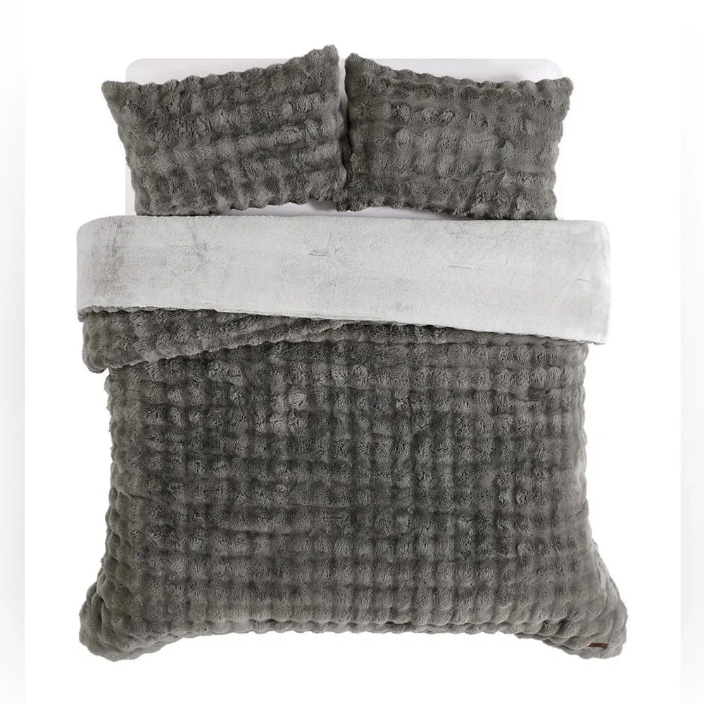 FRYE QUEEN Luxury Bubble Faux Fur Comforter 3 Piece Set, Gray - Reversible